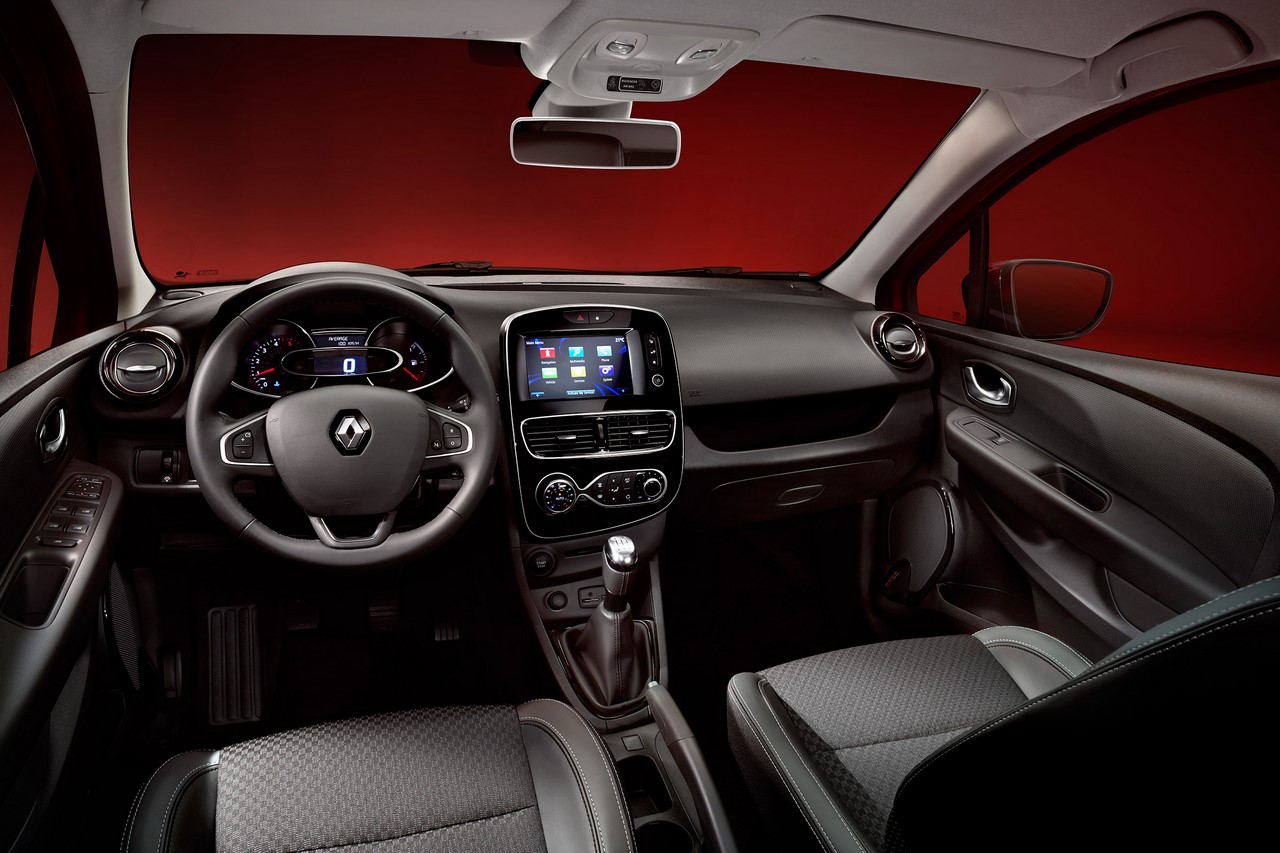 2016 Renault Clio interior