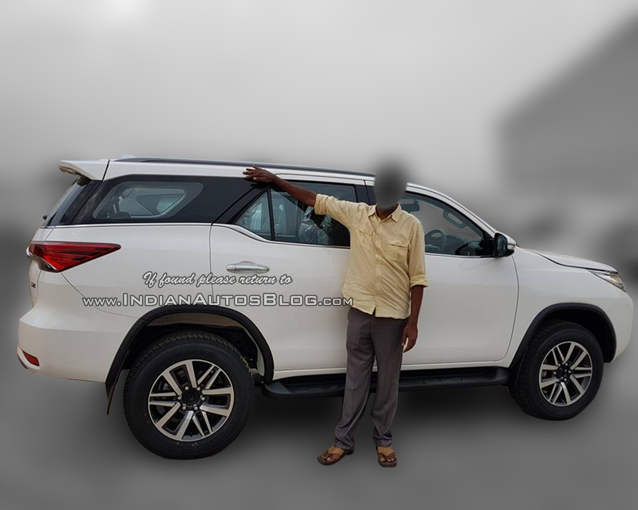 2016 Toyota Fortuner side reaches dealerships