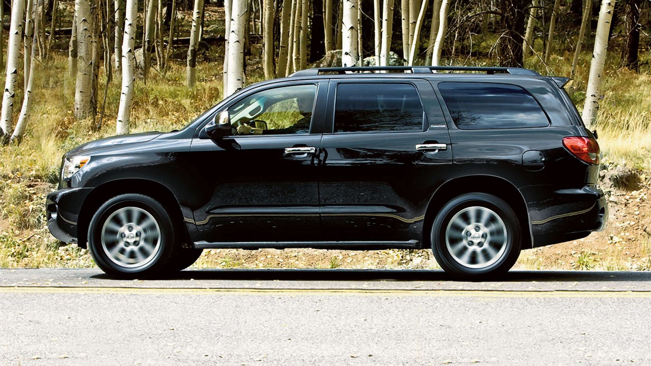 2017 Toyota Sequoia side profile