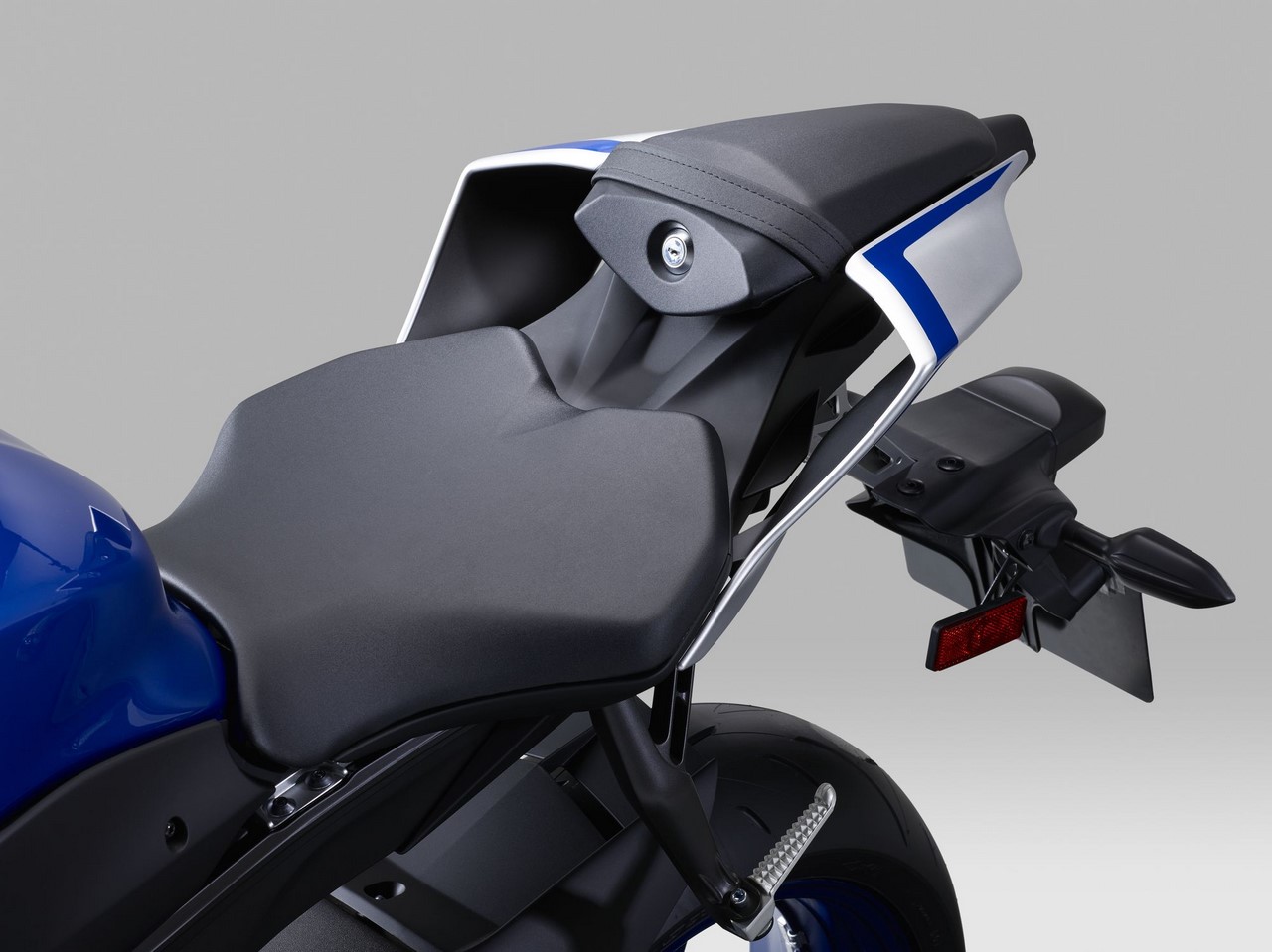 yamaha r6 back seat
