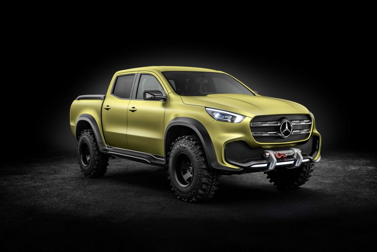 Mercedes-Benz Concept X-CLASS powerful adventurer front three quarters