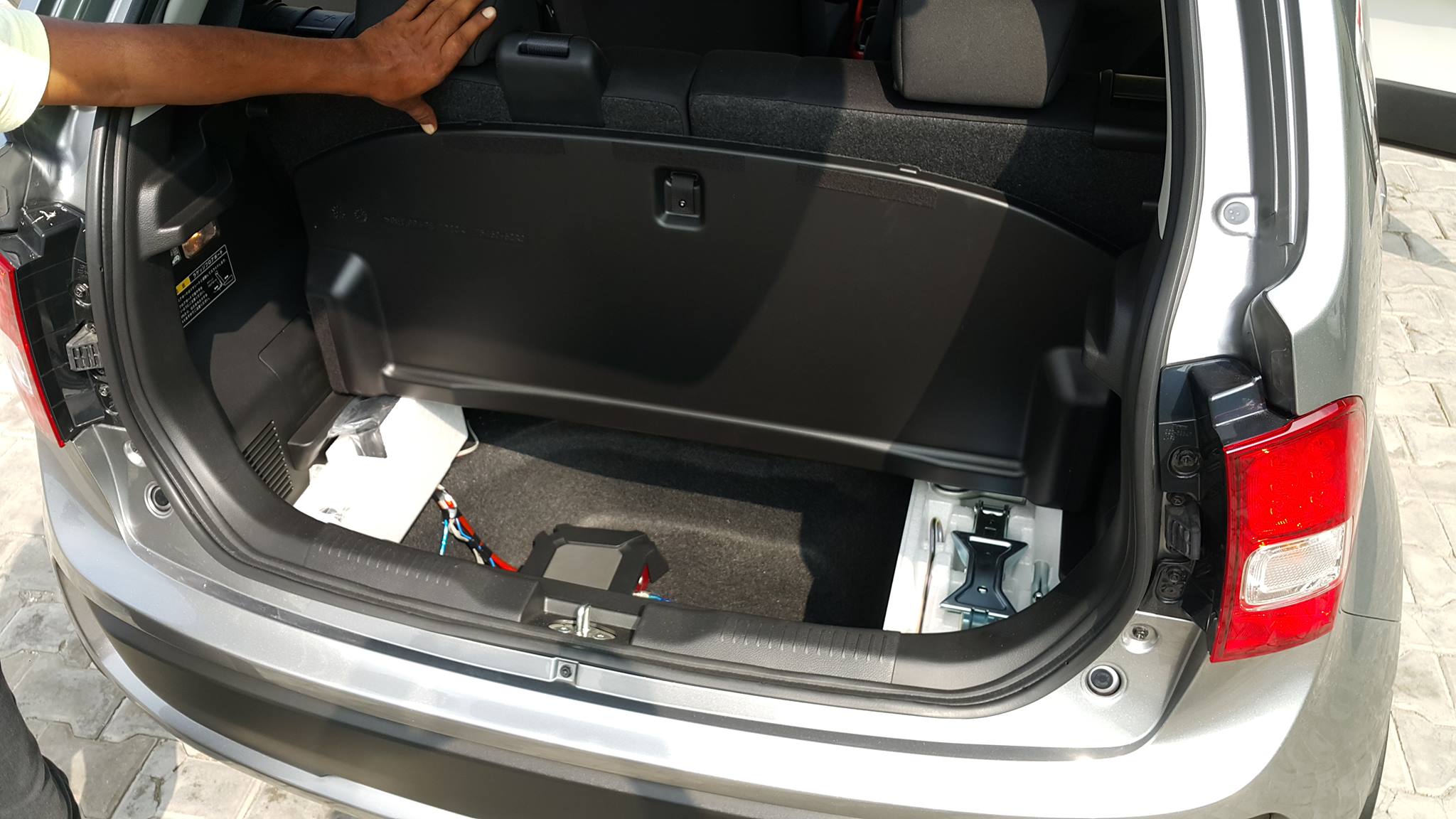 Suzuki Ignis Hybrid AT battery spied