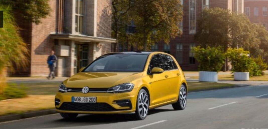 2017 VW Golf (facelift) front three quarters leaked image