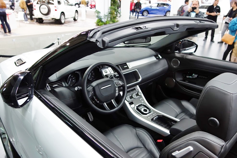 Range Rover Evoque Convertible interior at 2016 Bogota Auto Show