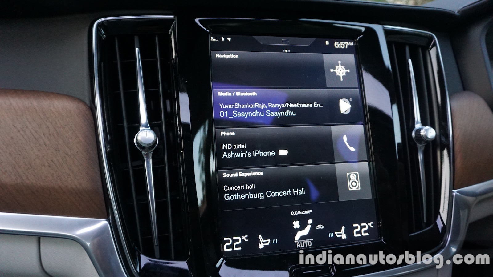 volvo s90 display