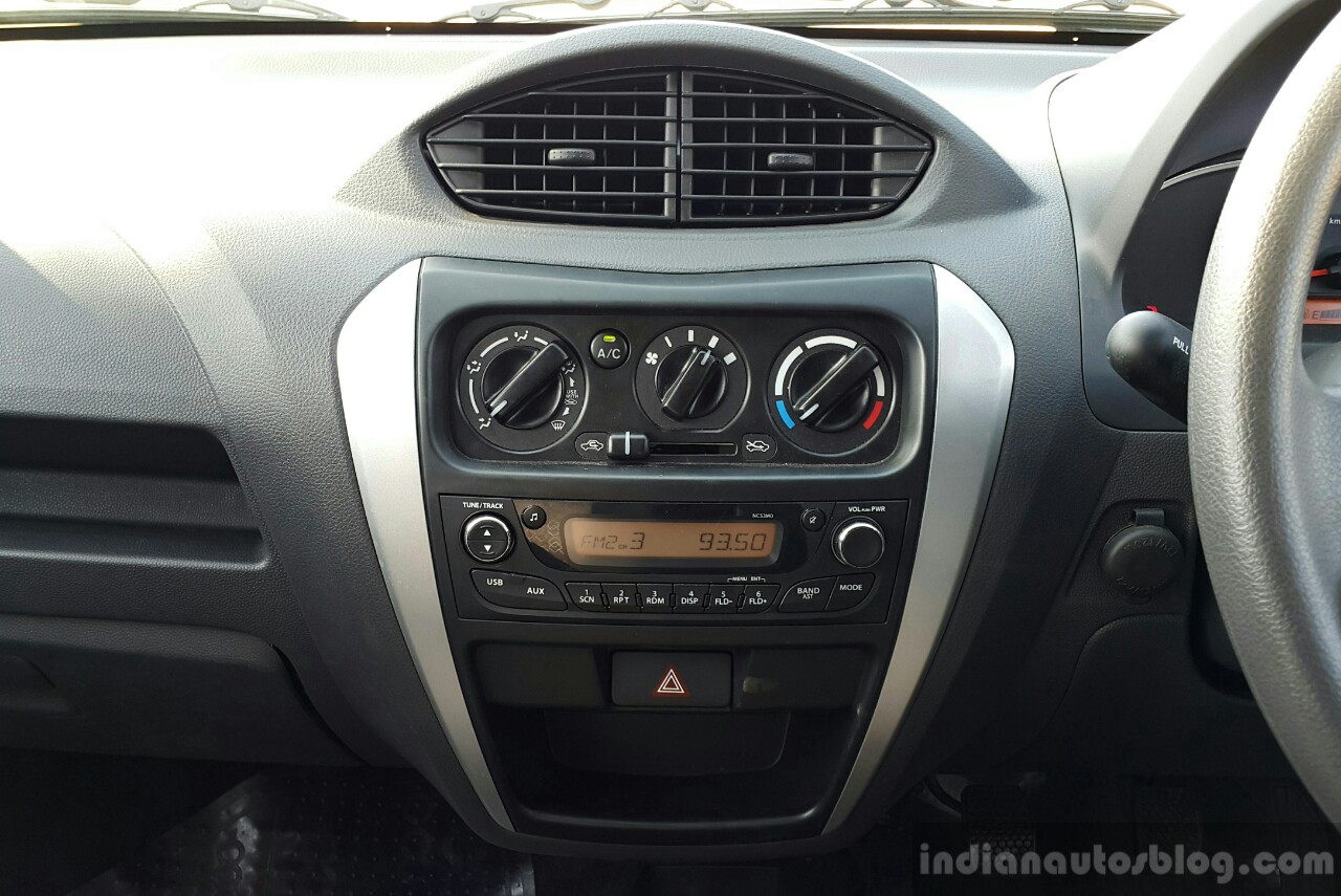 2016 Maruti Alto 800 (Facelift) center console Review