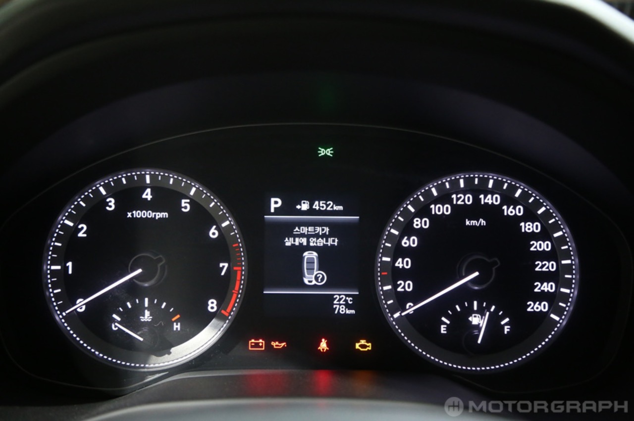 2017 Hyundai Grandeur instrument cluster unveiled