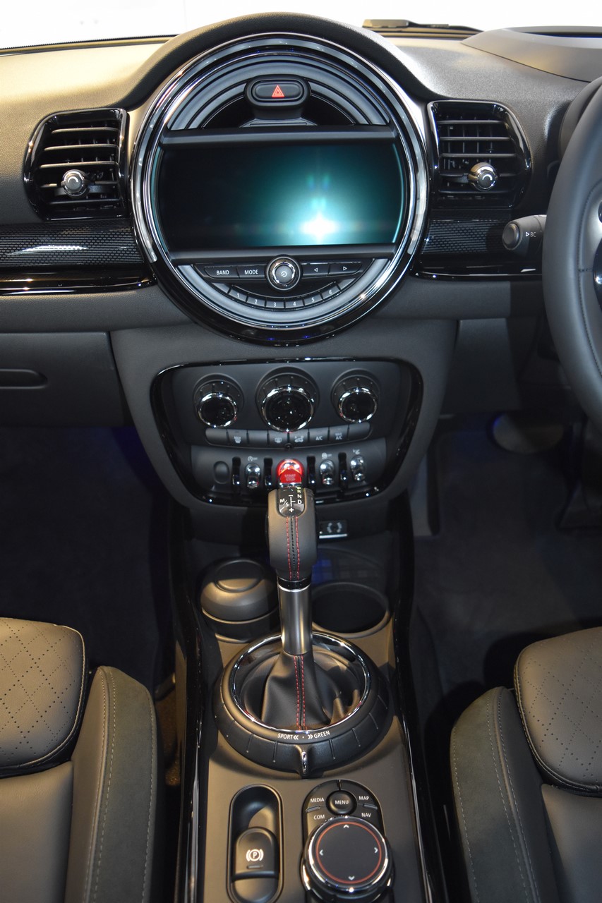 2017 MINI Clubman Cooper S with options centre console