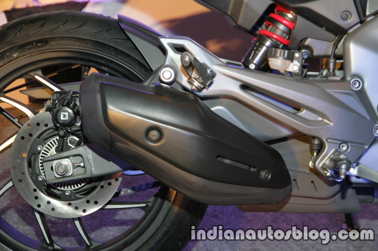 Bajaj Dominar 400 live exhaust canister