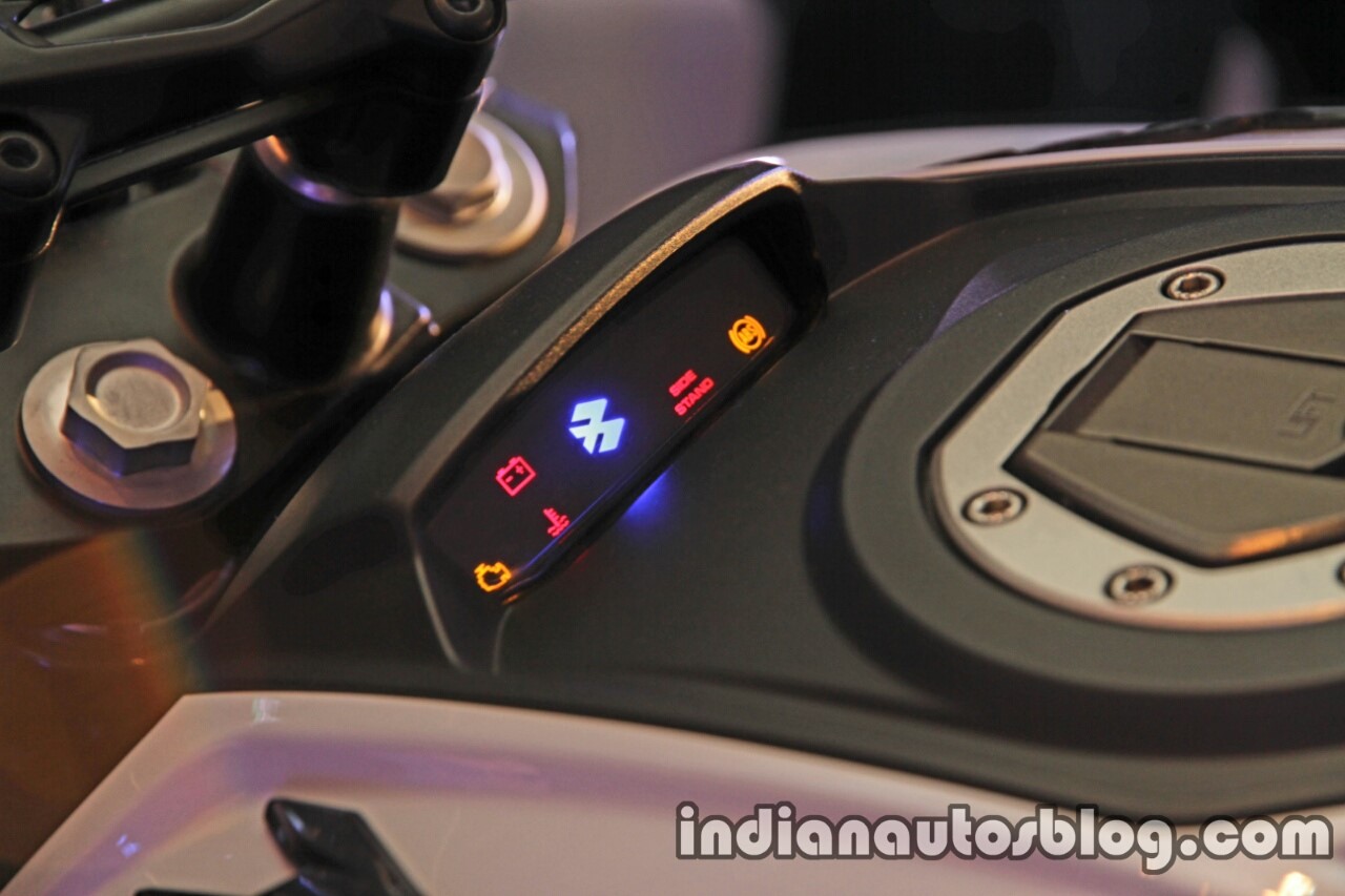 Bajaj Dominar 400 live instrumentation on fuel tank
