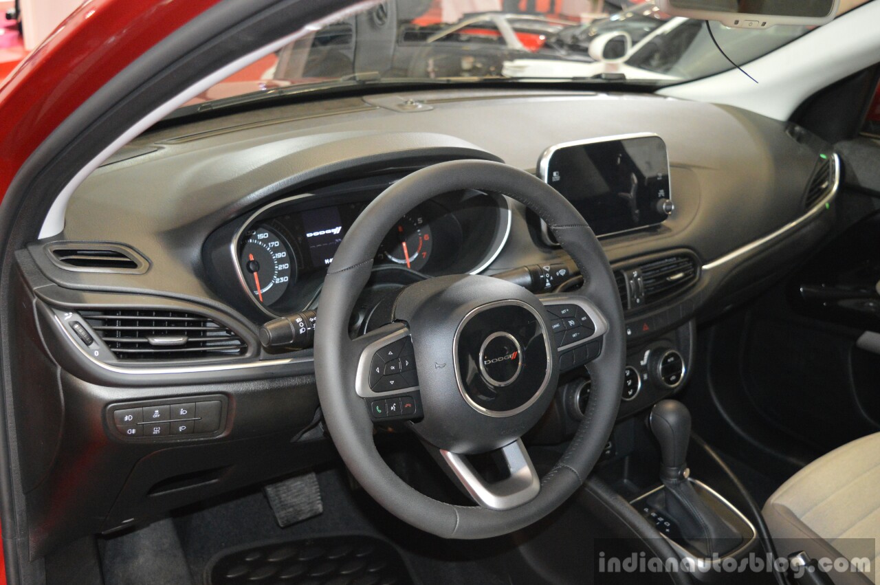 Dodge Neon interior Motorshow Focus