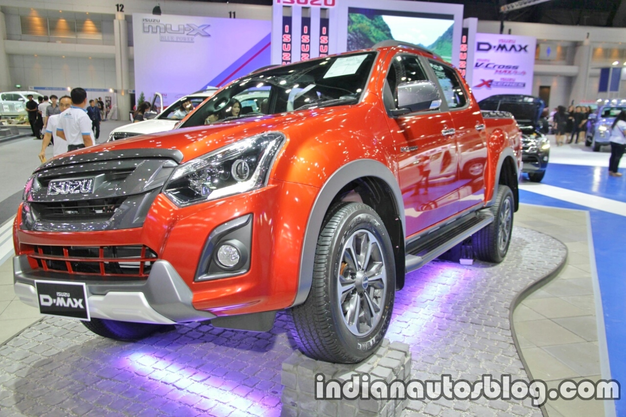 Isuzu D-Max V-Cross front three quarters at 2016 Thai Motor Expo