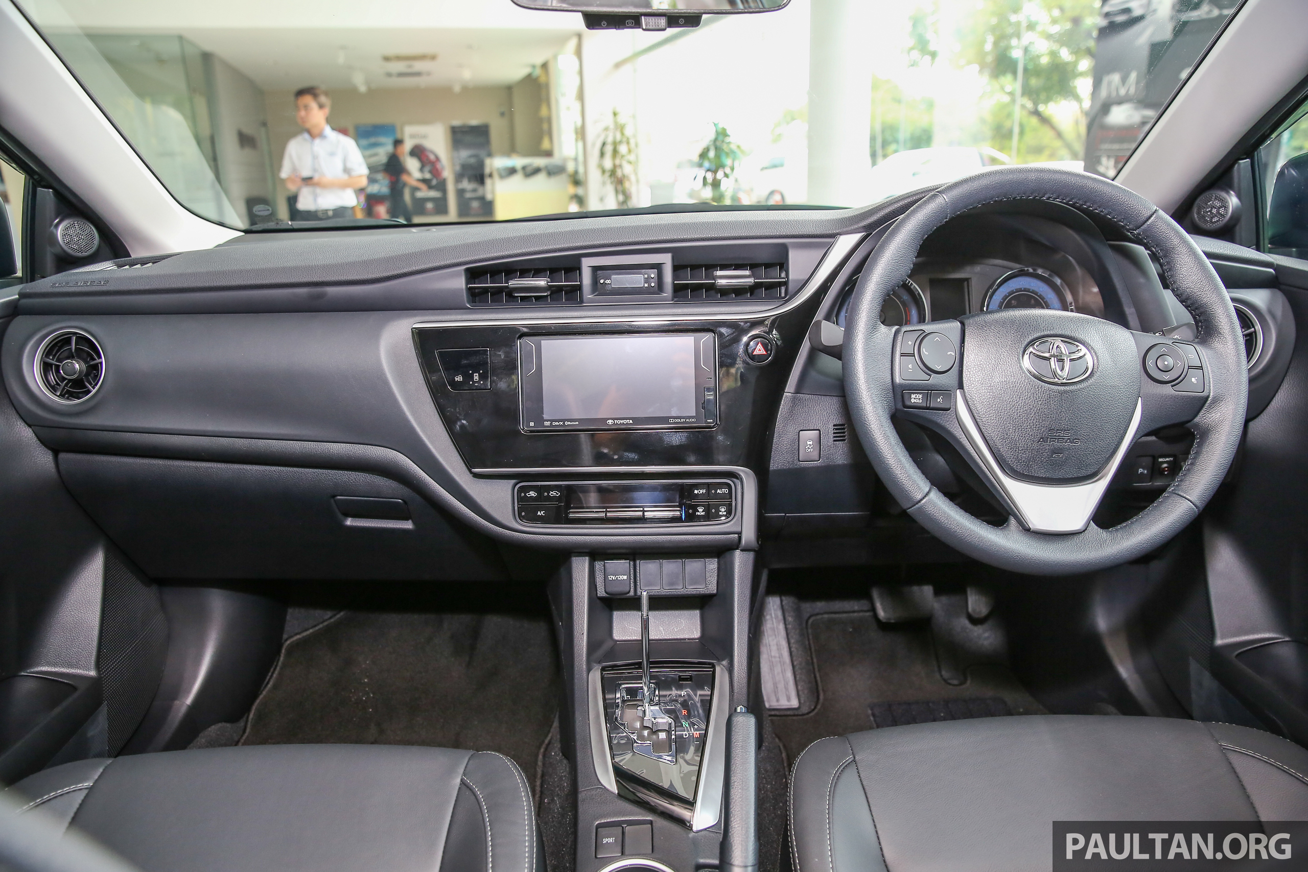 New Toyota Corolla Altis 1.8G (facelift) interior dashboard