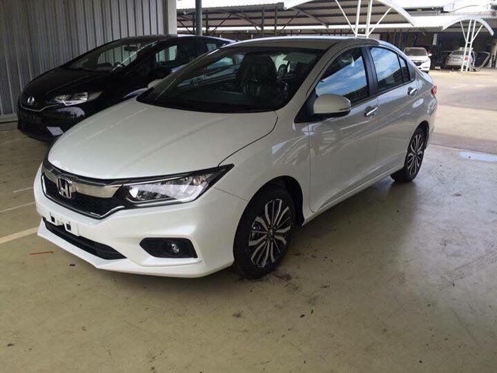 2017 Honda City (facelift) snapped undisguised - This is it!