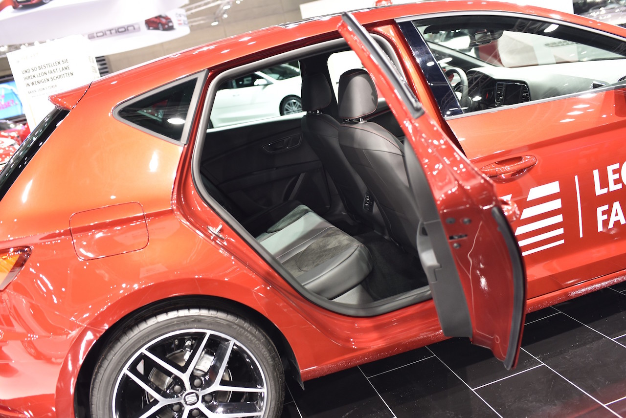 2017 Seat Leon rear seats at 2017 Vienna Auto Show