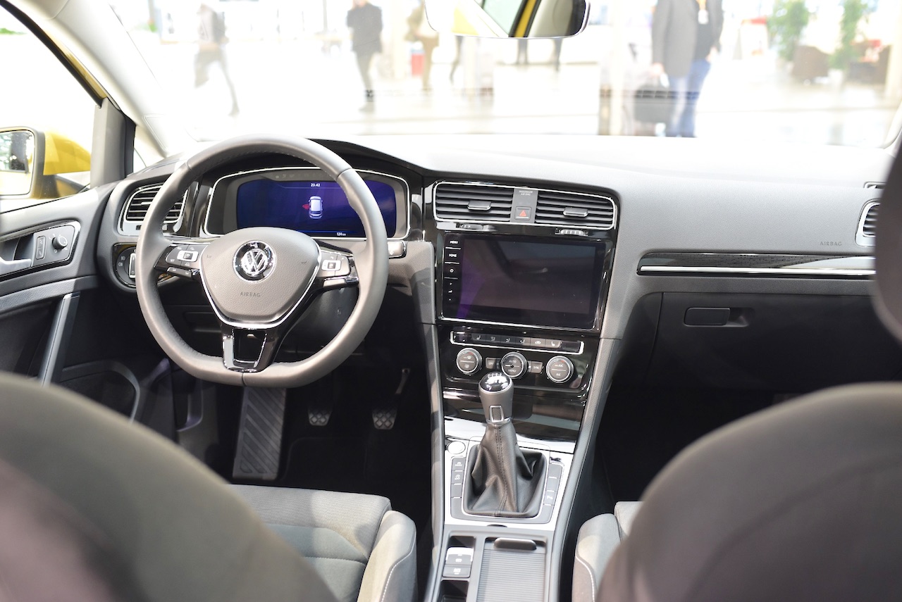 2017 VW Golf (facelift) interior