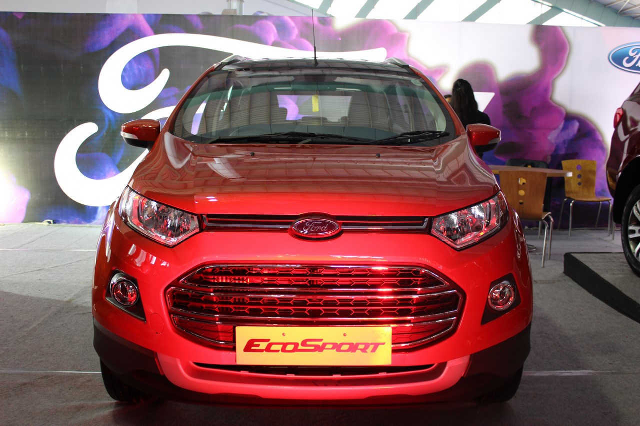 Ford EcoSport Platinum Edition front at Surat International Auto Expo 2017