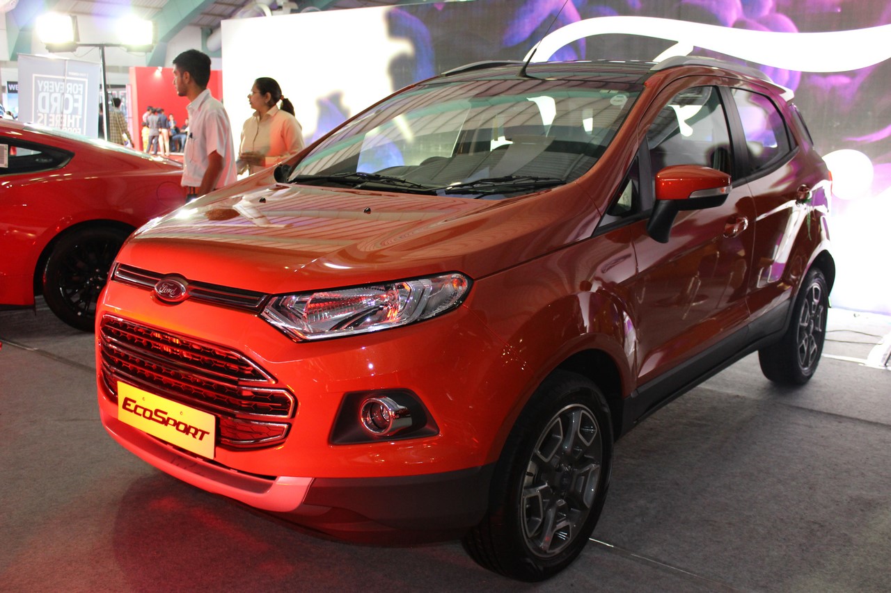 Ford EcoSport Platinum Edition front three quarters