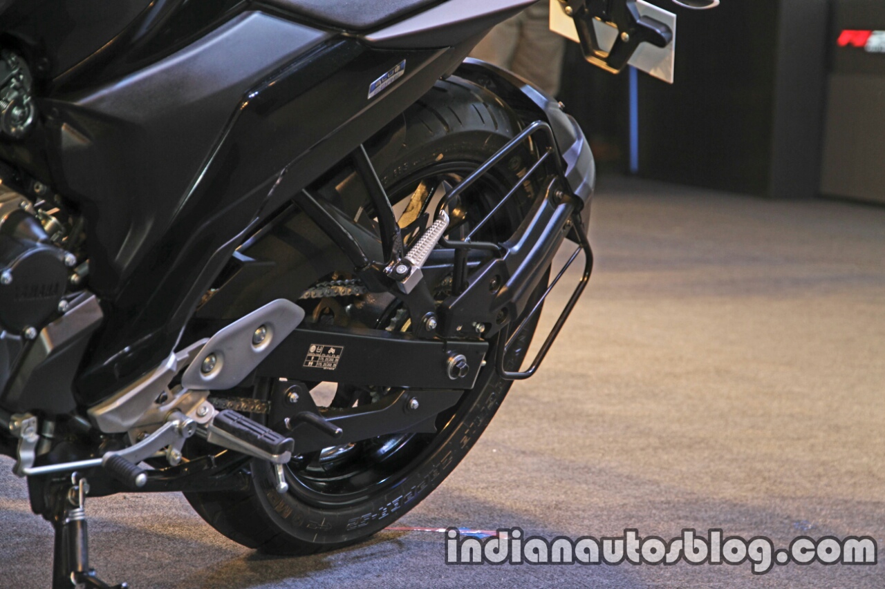 yamaha fz v2 saree guard