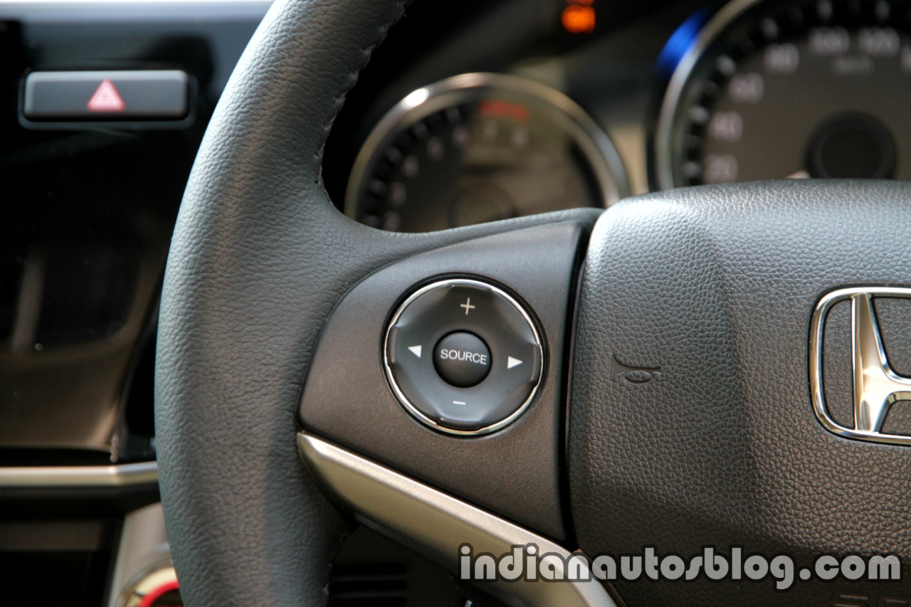 2017 Honda City (facelift) steering controls highres