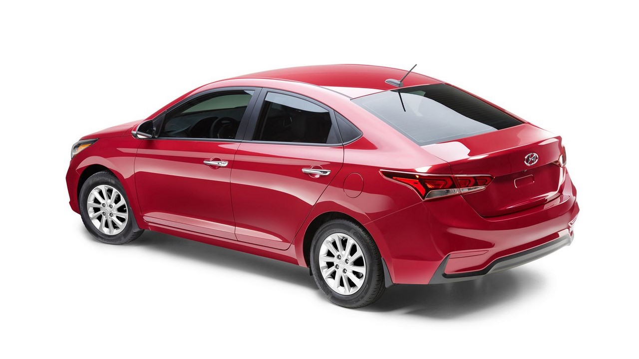 2018 Hyundai Accent (Hyundai Verna) rear three quarters