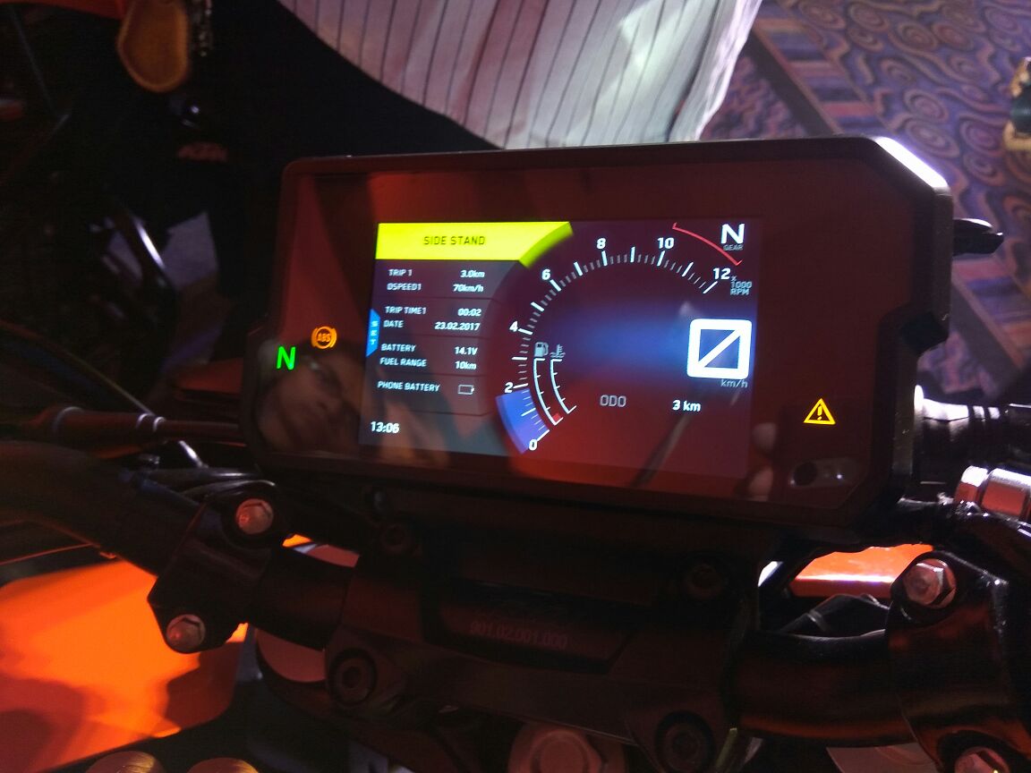 KTM Duke 390 instrumentation