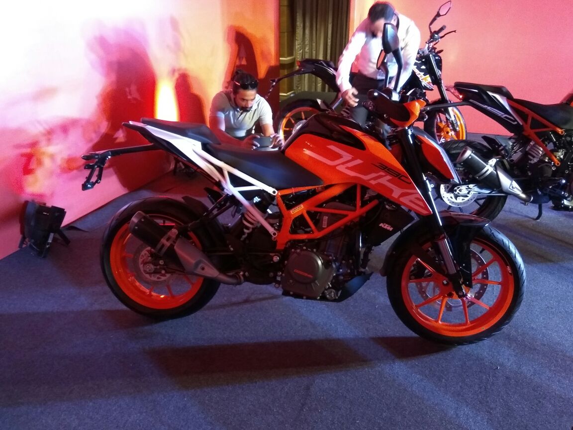 2017 KTM Duke 390 launched in Nagpur at INR 222,868