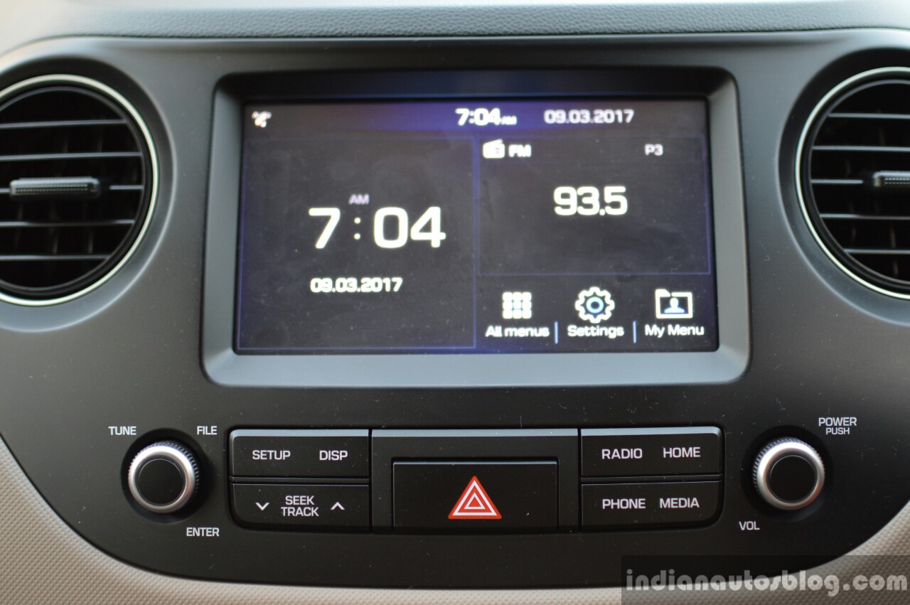 2017 Hyundai Grand i10 1.2 Diesel (facelift) touchscreen display Review