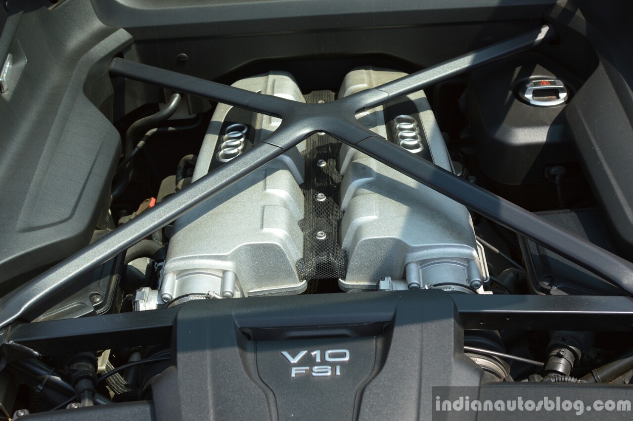 2016 Audi R8 V10 Plus engine bay review