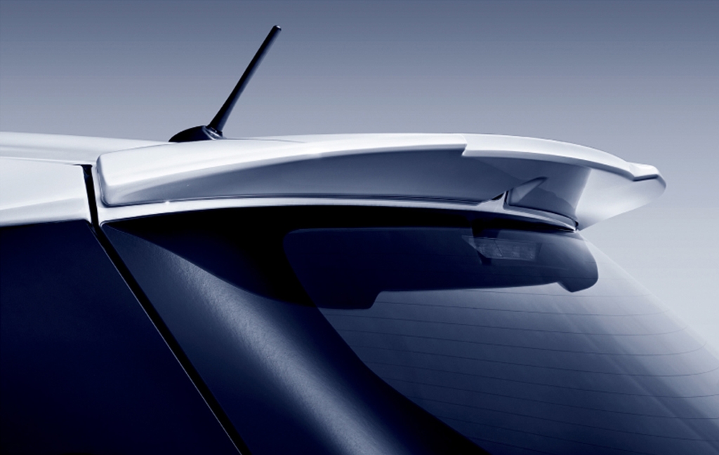 2017 Toyota Yaris L rear spoiler