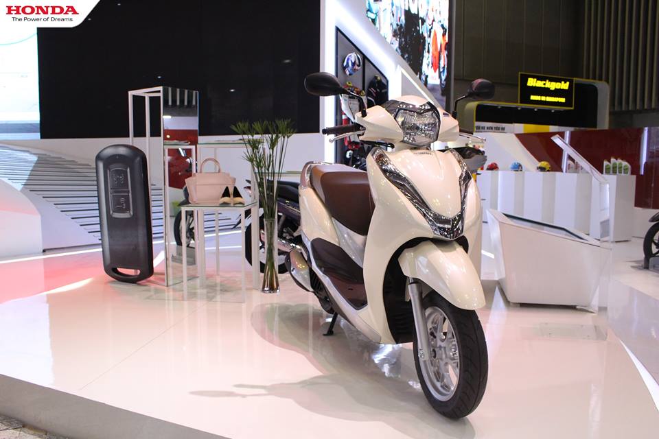 Honda Lead 125 at Vietnam Motorcycle Show front three quarter