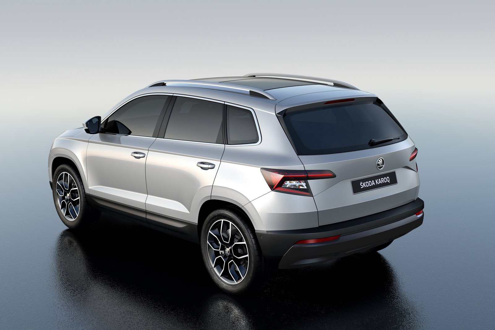 Skoda Karoq interior & exterior detailed in studio footage [Video]