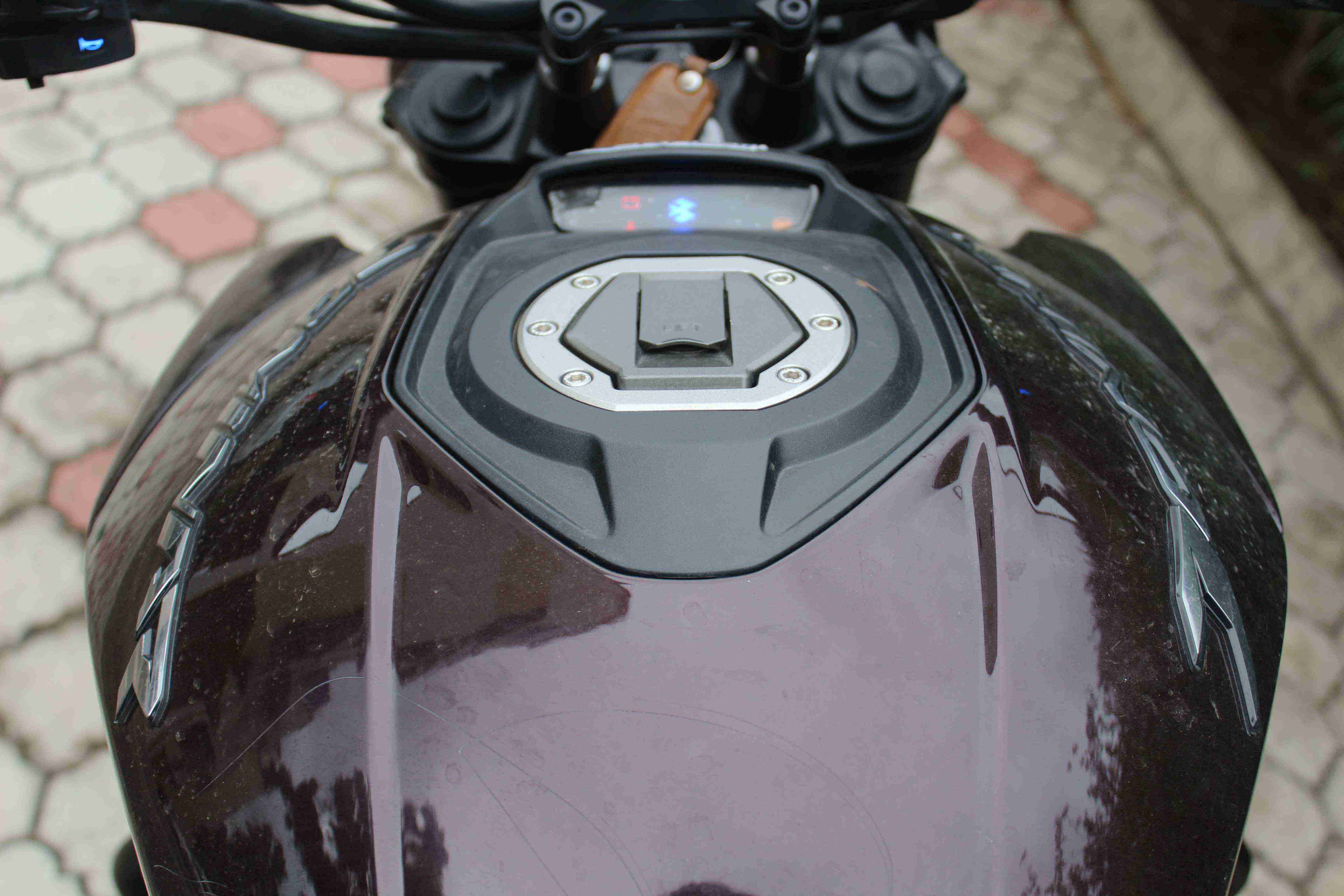 Bajaj Dominar 400 user review Savio fuel tank lid