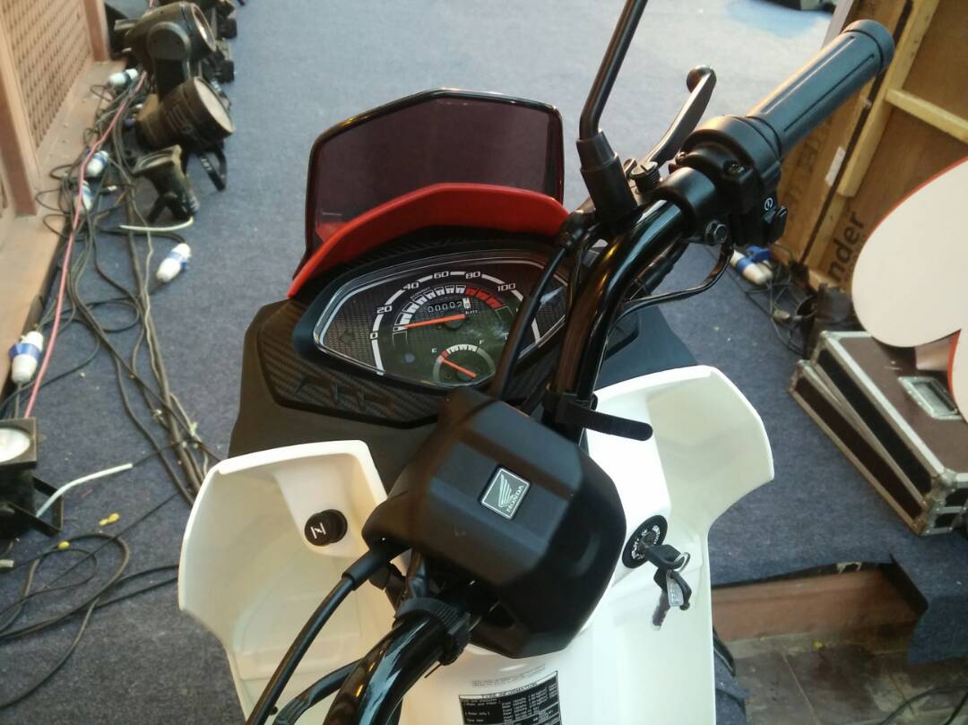 Honda Cliq launch live image handlebar