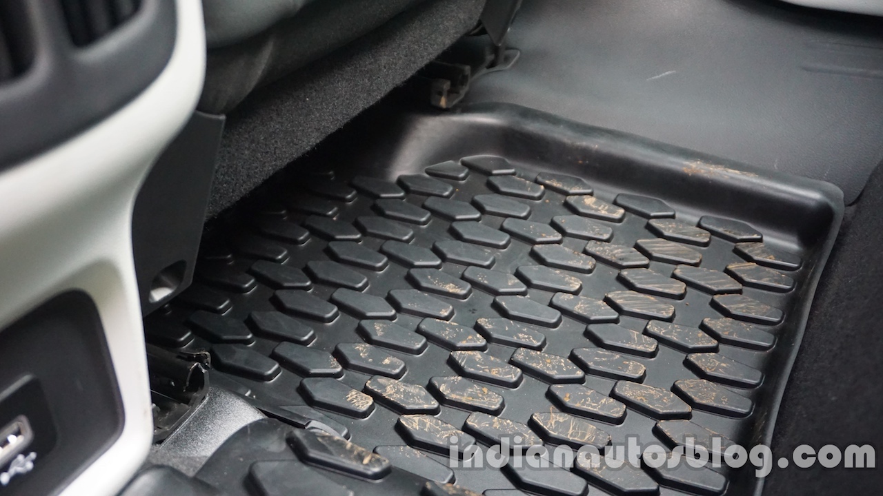 Jeep Compass rear floor mat review