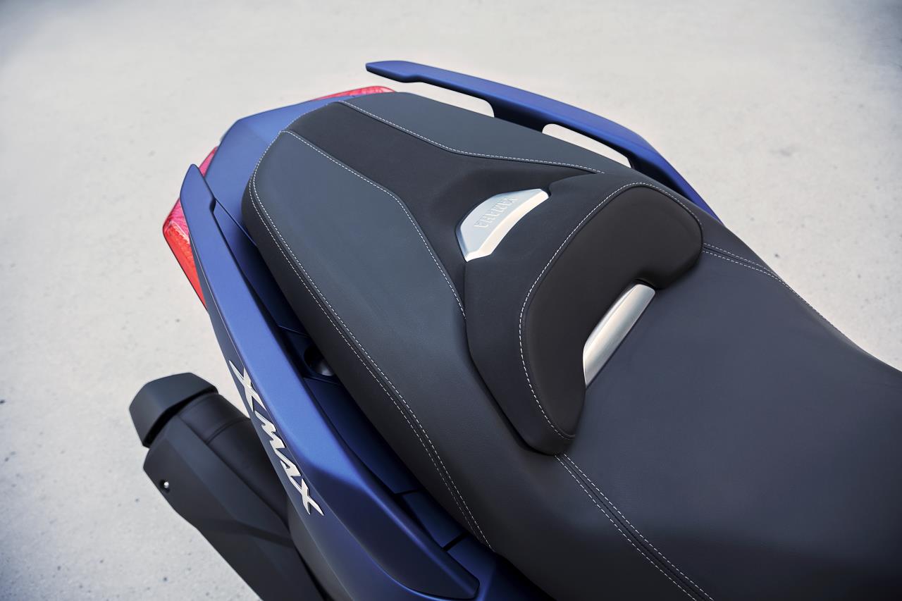 2018 Yamaha XMax 400 pillion seat