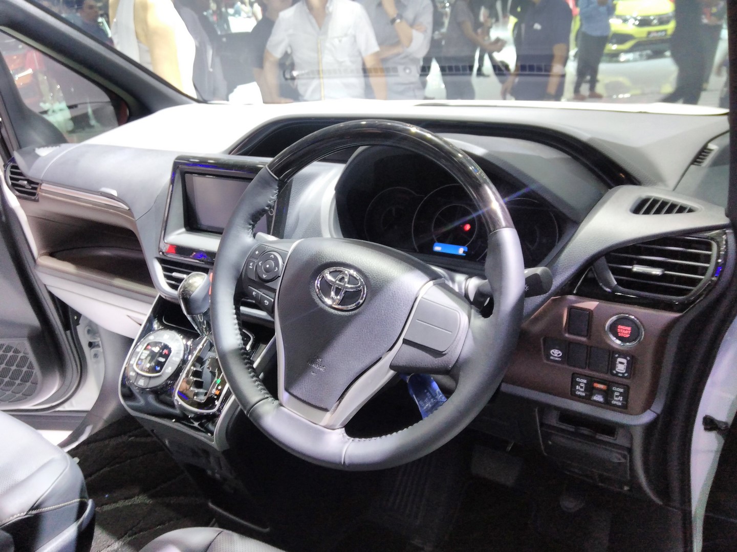 2017 Toyota Voxy interior at the 2017 GIIAS Live