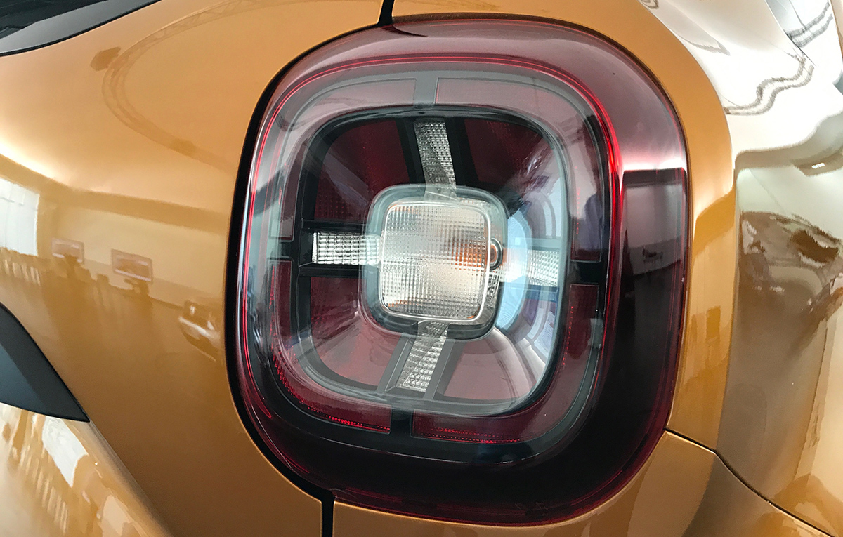 2018 Dacia Duster (2018 Renault Duster) tail lamp