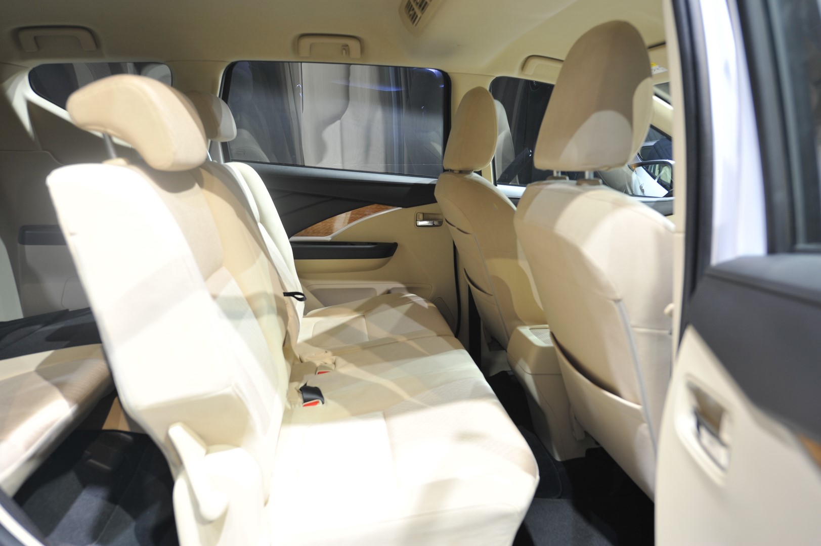 Mitsubishi  Xpander at GIIAS 2017 Live rear seats