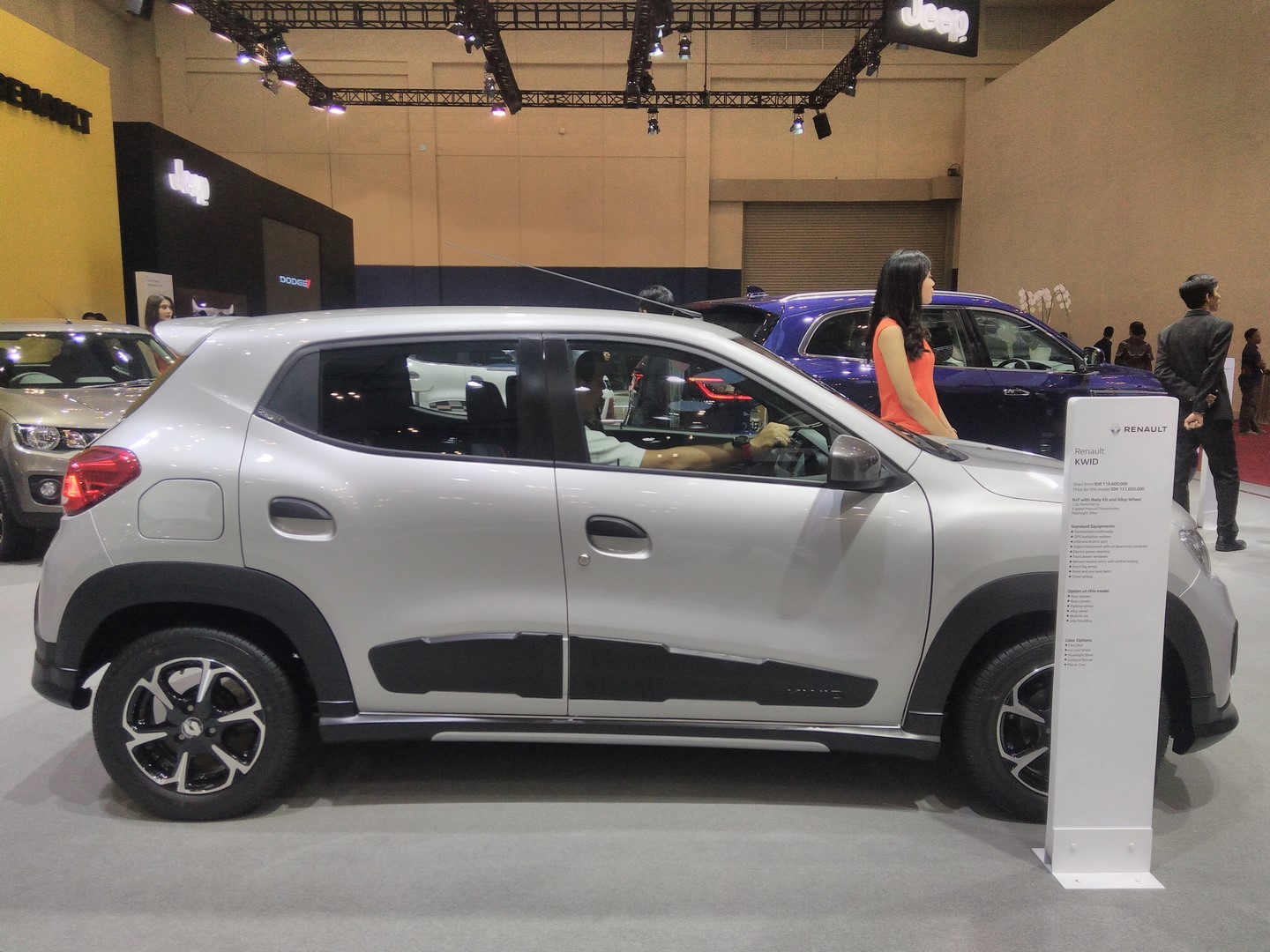Renault Kwid RXT limited edition side at the GIIAS 2017