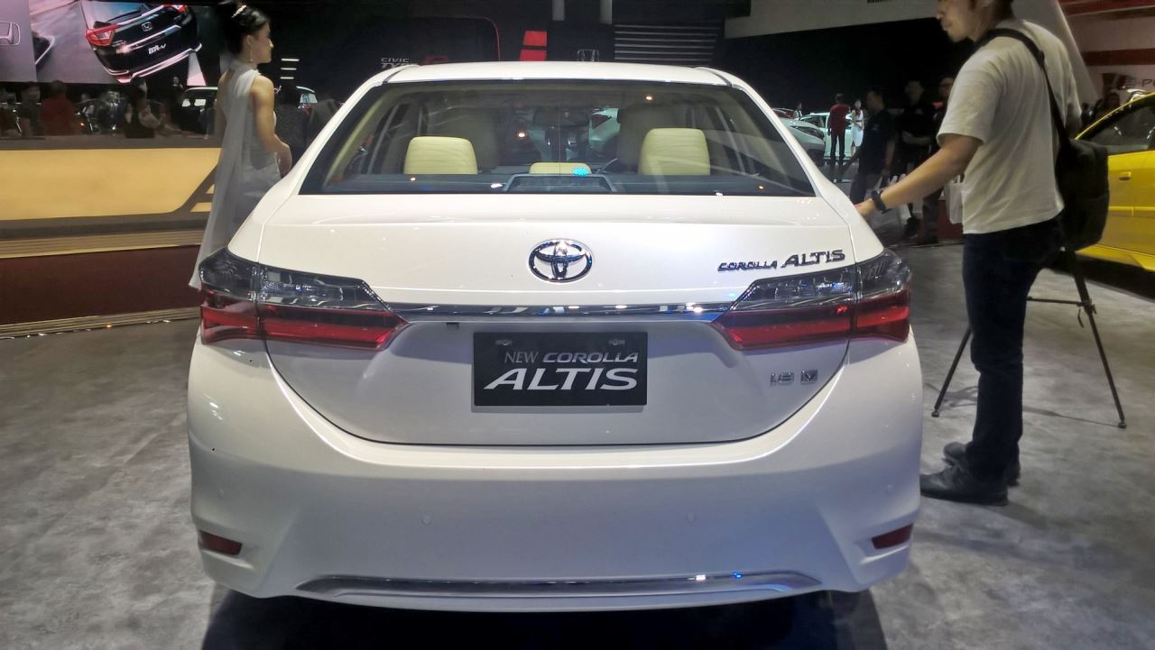 Toyota Corolla Altis special edition at GIIAS 2017 rear view