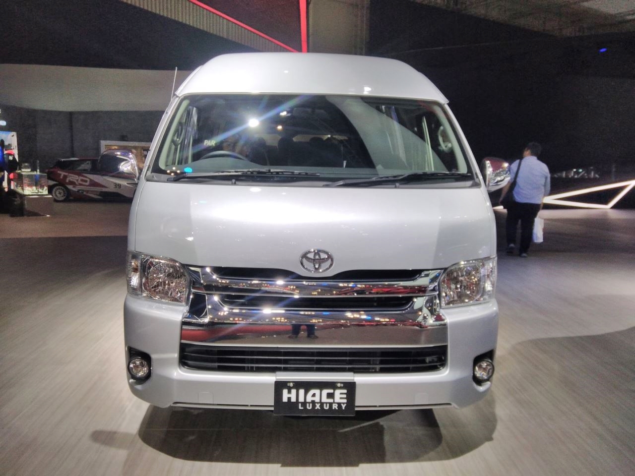 Toyota Hiace Luxury at GIIAS 2017 front view