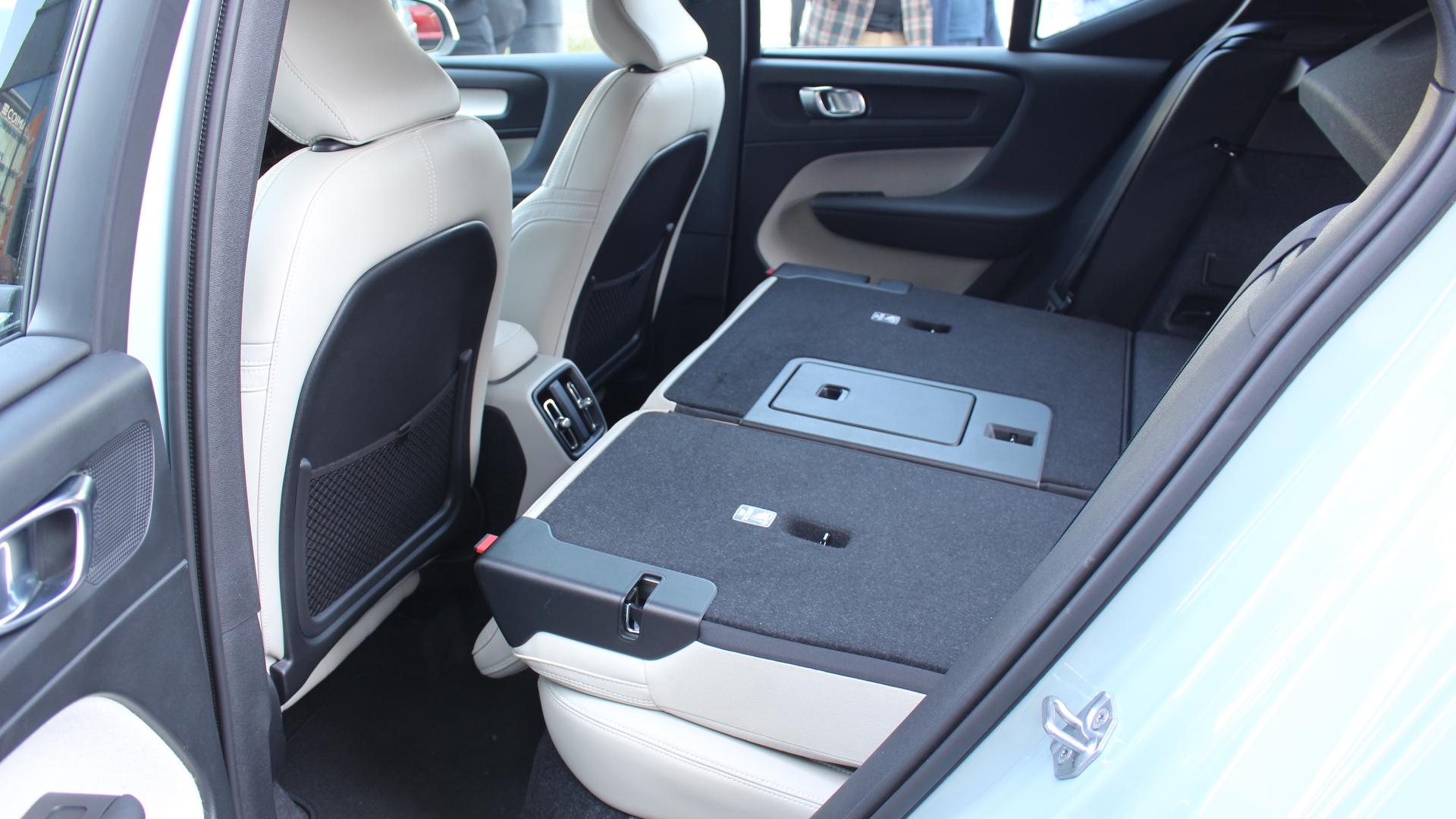 2018 Volvo XC40 cargo space