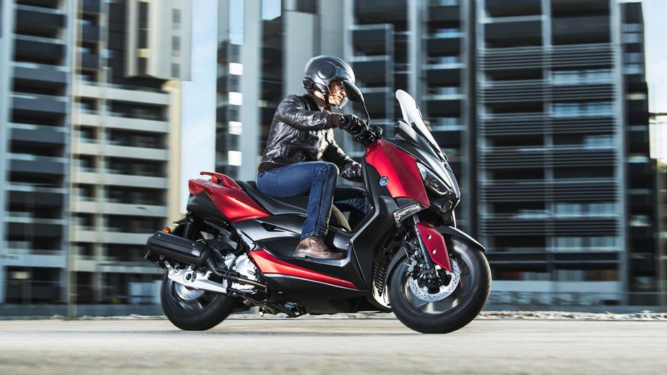 2018 Yamaha X-Max 125 scooter revealed in Europe