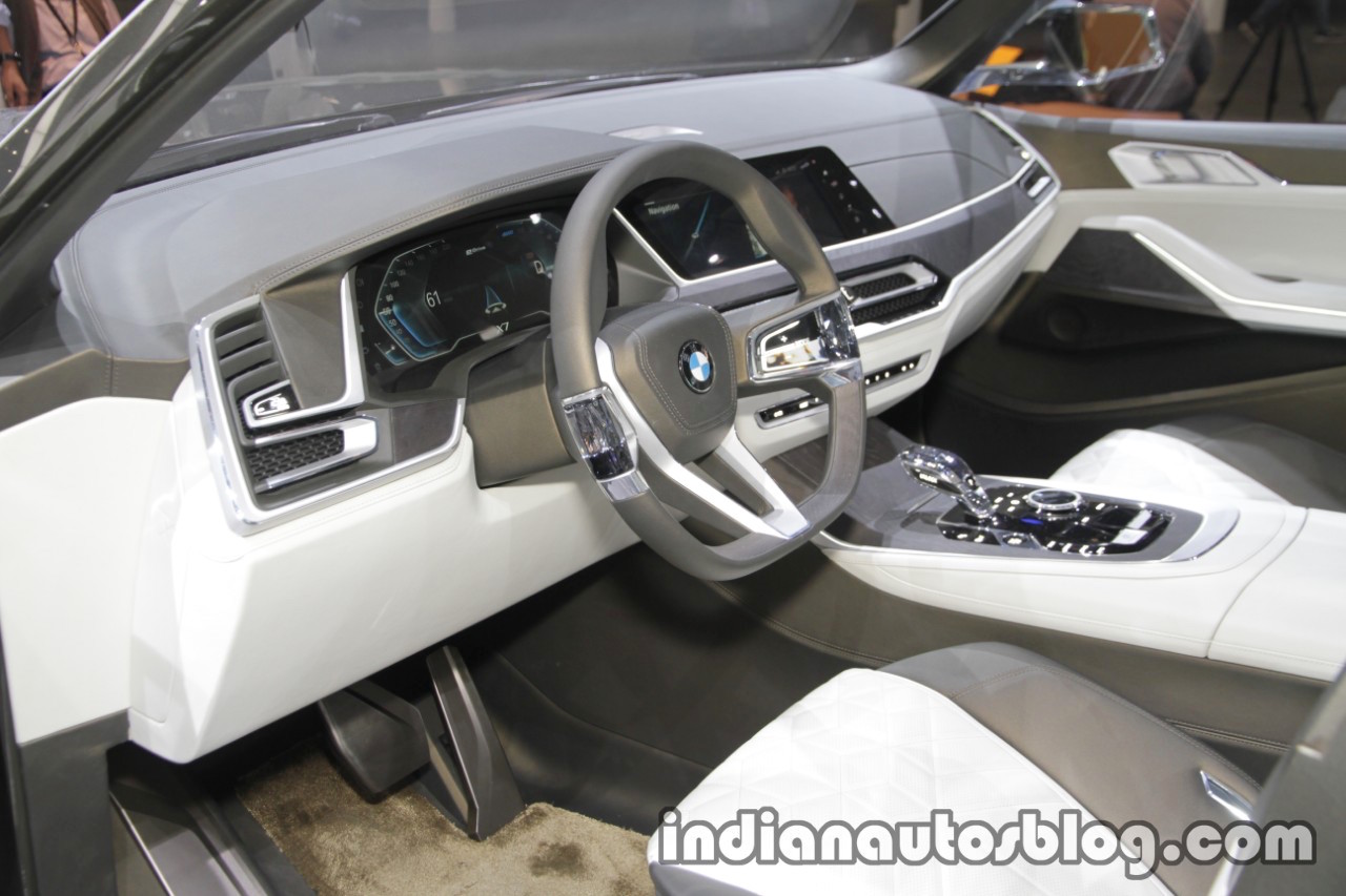 BMW Concept X7 iPerformance dashboard at IAA 2017