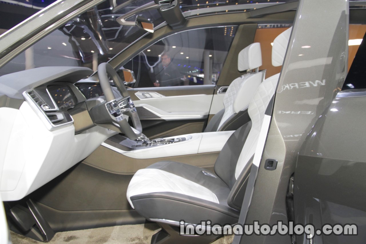 BMW Concept X7 iPerformance interior at IAA 2017