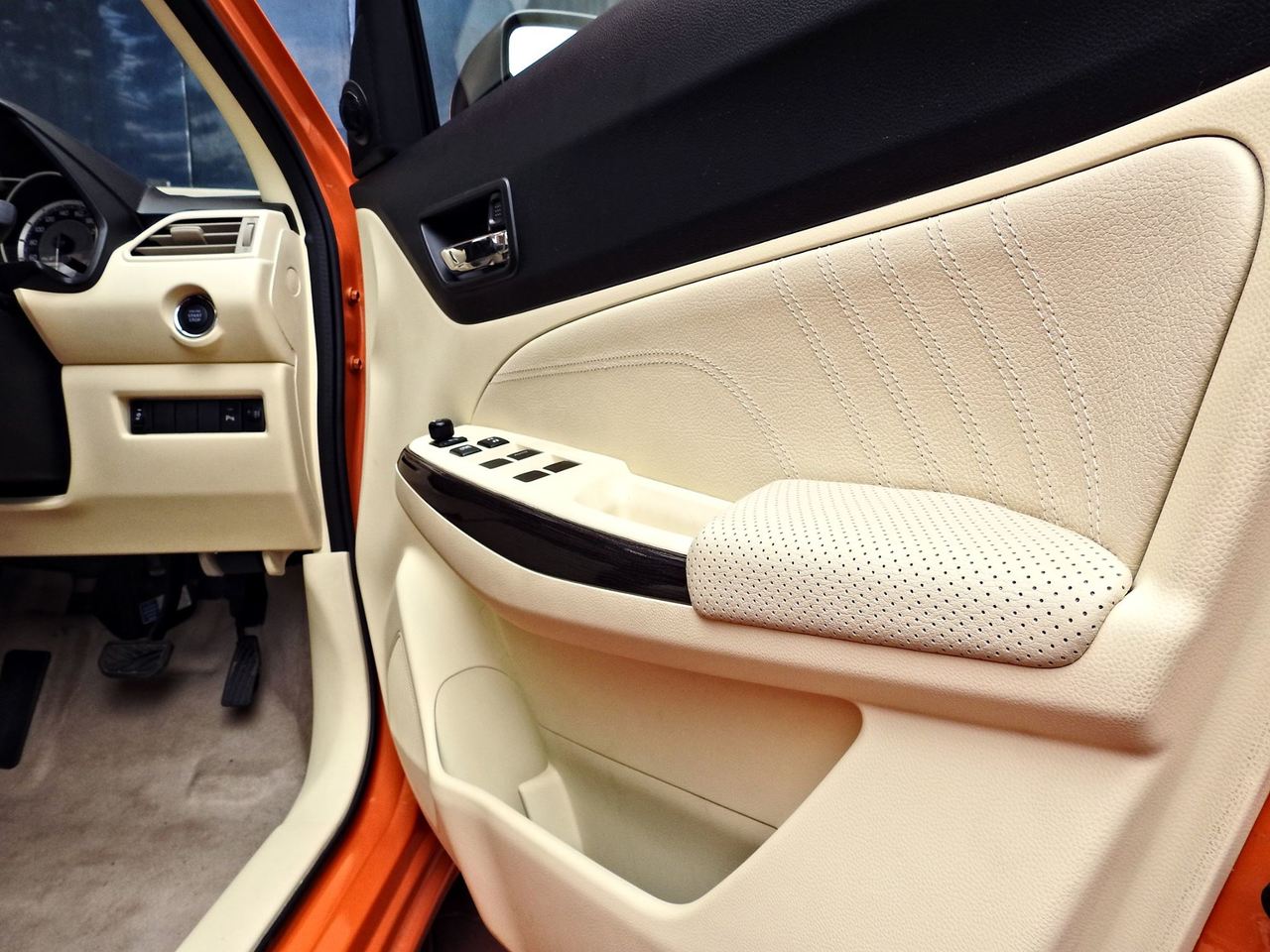 Custom 2017 Maruti Dzire by KitUp Automotive door panel