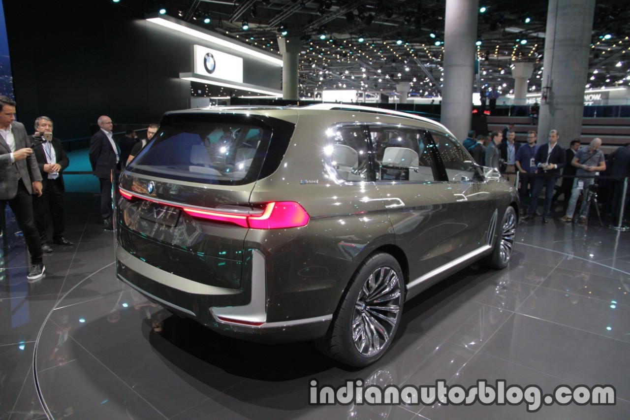 BMW Concept X7 iPerformance rear three quarter angle at 