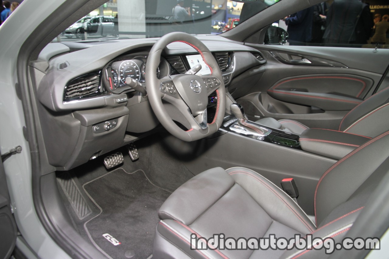 Opel Insignia GSi steering wheel center console at IAA 2017