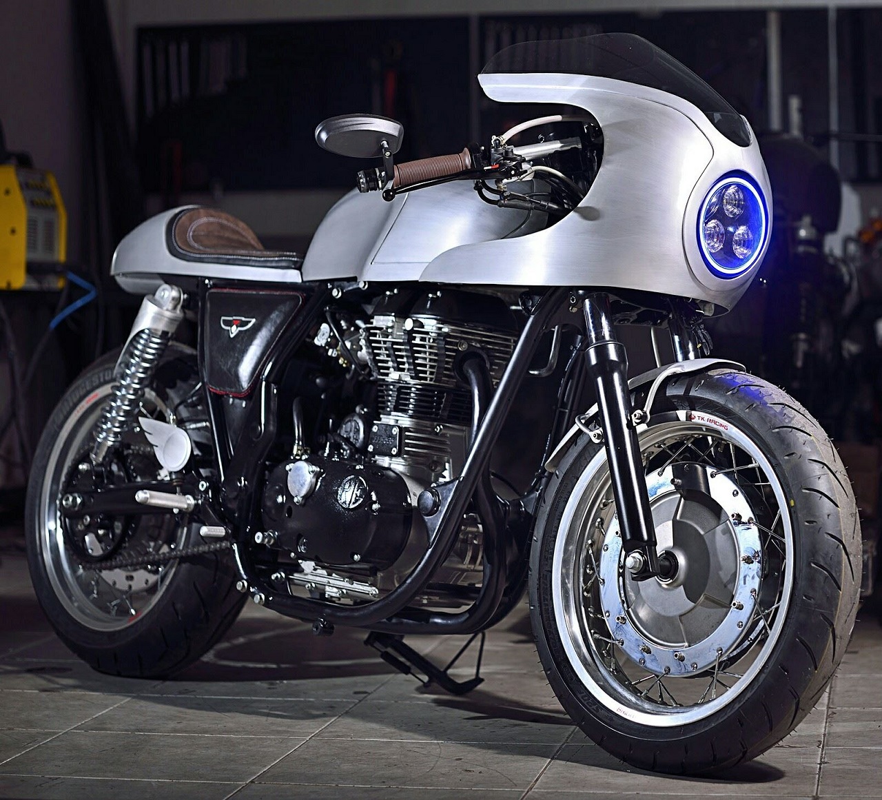 Royal Enfield Continental GT ‘Silver Bullet’ by White Collar Bike